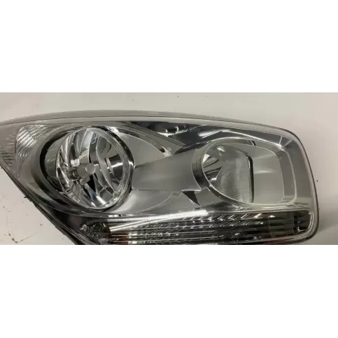921021P500 фара передняя KIA Venga 2014