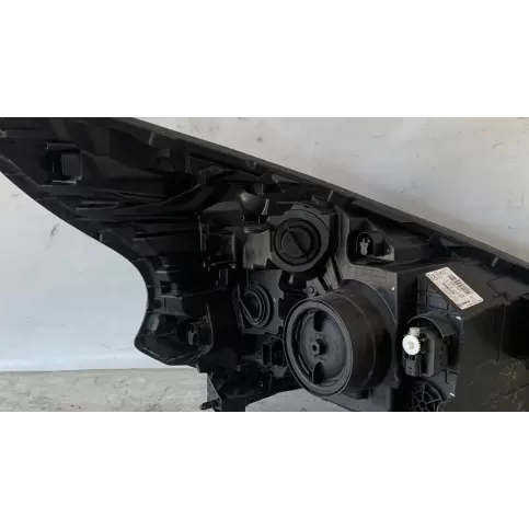 93867960 фара передня Opel Vivaro 2014