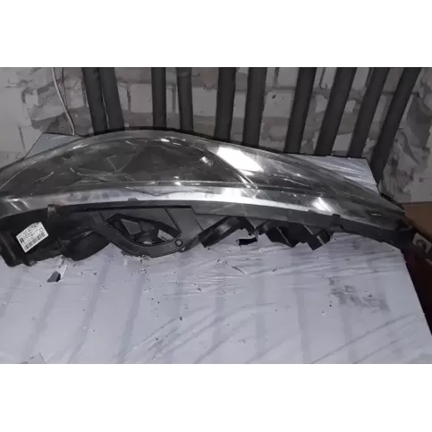 9656668780 фара передняя Peugeot 407 2006