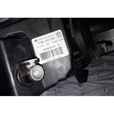 9656668780 фара передняя Peugeot 407 2006