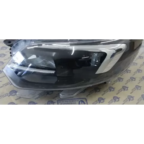983283768000 фара передня Opel Zafira C 2019
