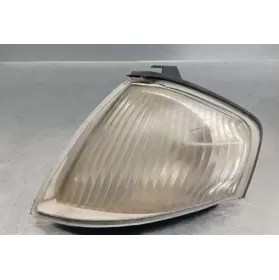 B25D51070B фара передня Mazda 323 1998