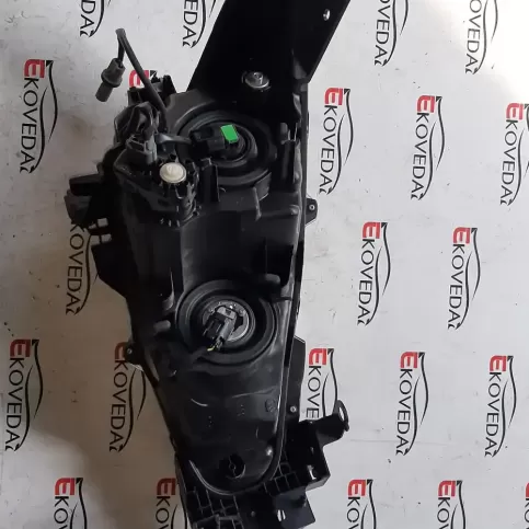 B45A51040 фара передня Mazda 3 III 2014