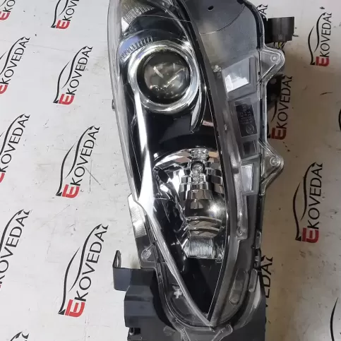 B45A51040 фара передня Mazda 3 III 2014