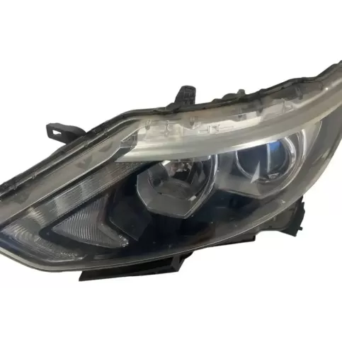 E1313897 фара передняя Nissan Qashqai 2014