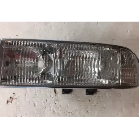 GM16523149 фара передняя Chevrolet TrailBlazer 2003