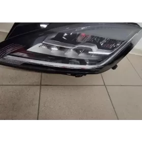 J9C3-13W030-BD фара передняя Jaguar E-Pace 2018