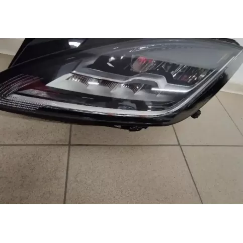 J9C3-13W030-BD фара передняя Jaguar E-Pace 2018