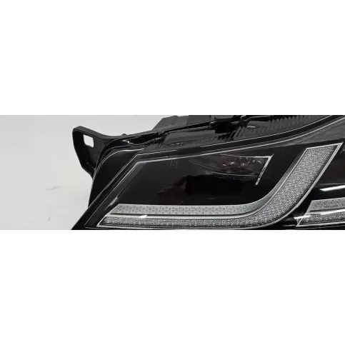 MK83-13W030 фара передняя Jaguar F-Pace 2022