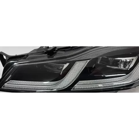 MK83-13W030 фара передняя Jaguar F-Pace 2022