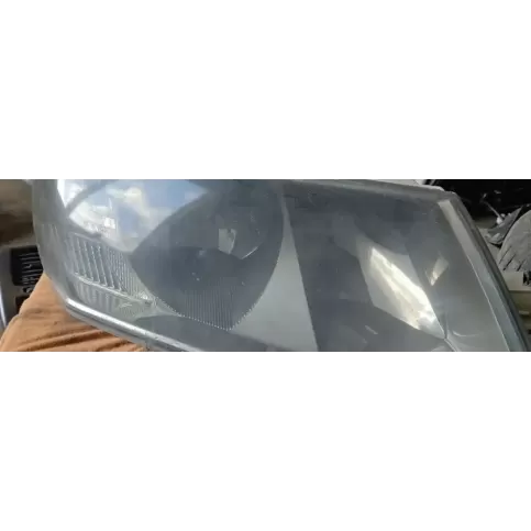 VP4SHX13K046AA фара передня Skoda Octavia Mk2 (1Z) 2008