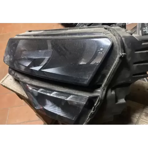 0020503706 фара передняя Skoda Karoq 2019