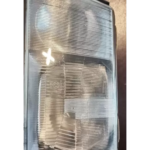 0301073305 фара передняя Mercedes-Benz E W124 1989