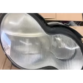 0301466272 фара передняя Mercedes-Benz C W203 2003