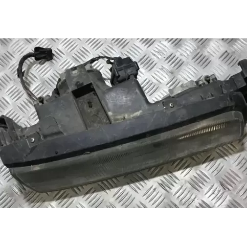 100-61257-2 фара передняя Mazda 626 1988