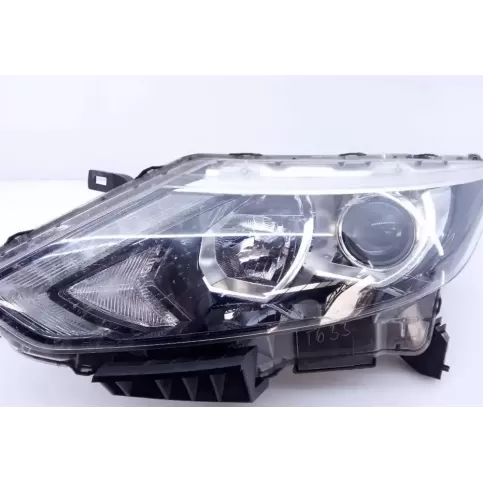 1001807 фара передняя Nissan Qashqai 2013