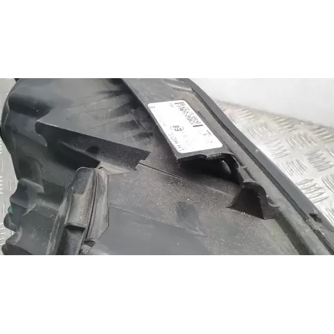 10R044663 фара передняя Land Rover Discovery Sport 2019