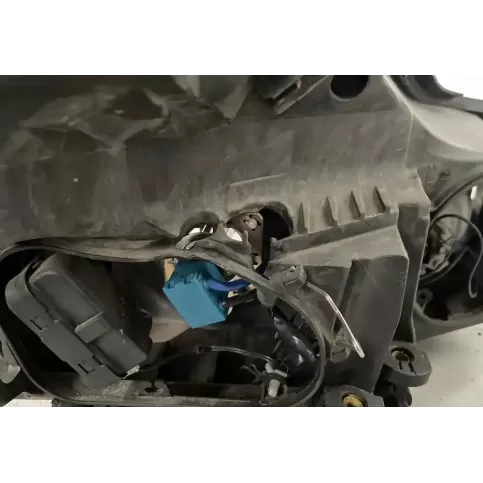 13186383 фара передняя Opel Corsa D 2008