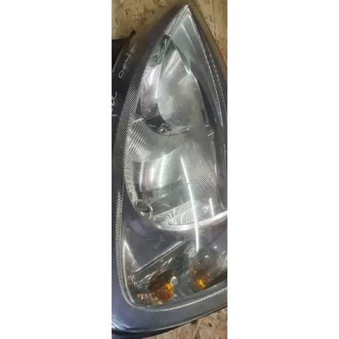 13195924 фара передняя Opel Corsa C 2005