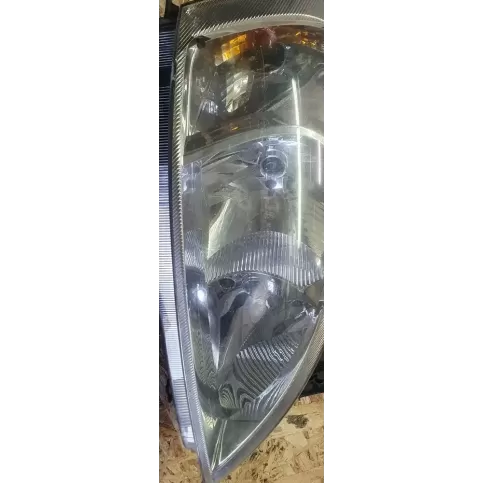 13195924 фара передняя Opel Corsa C 2005