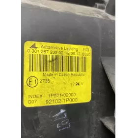 1P92102000 фара передняя KIA Venga 2010