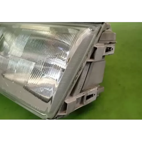 2028200966 фара передняя Mercedes-Benz C W202 1997