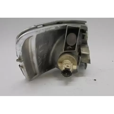 261392F000 фара передняя Nissan Primera 1996