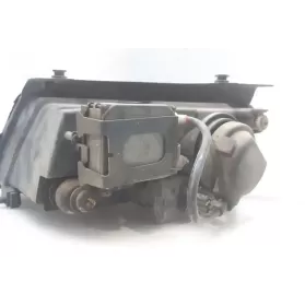 3B0941018H фара передня Volkswagen PASSAT B5 2000