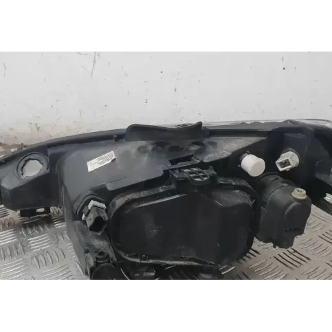 4600257007 фара передня Peugeot 206 2007
