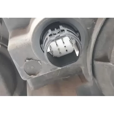 51826738 фара передня Fiat Linea 2007