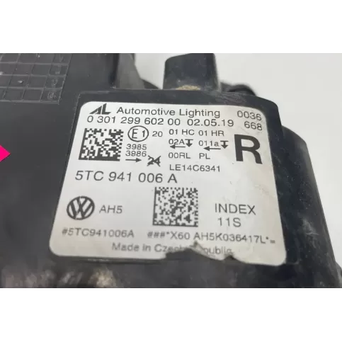 5TC941006A фара передня Volkswagen Touran III 2019