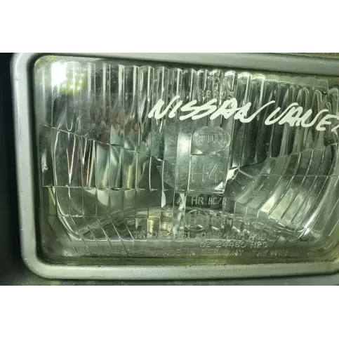 62413Y9600 фара передняя Nissan Vanette 1989