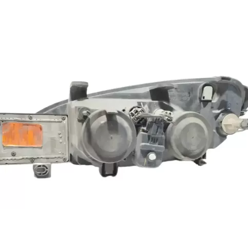 89006449 фара передняя Nissan Primera 1996