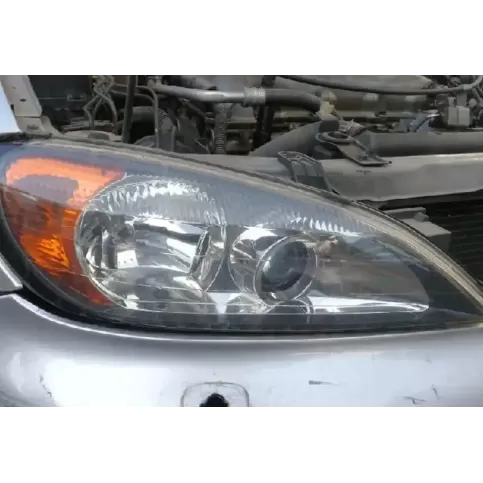 89006449 фара передняя Nissan Primera 1996