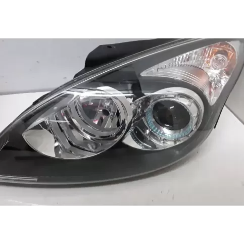 92101BN000 фара передняя Hyundai i30 2011