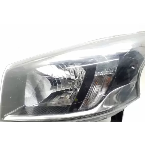 93867962 фара передня Opel Vivaro 2016