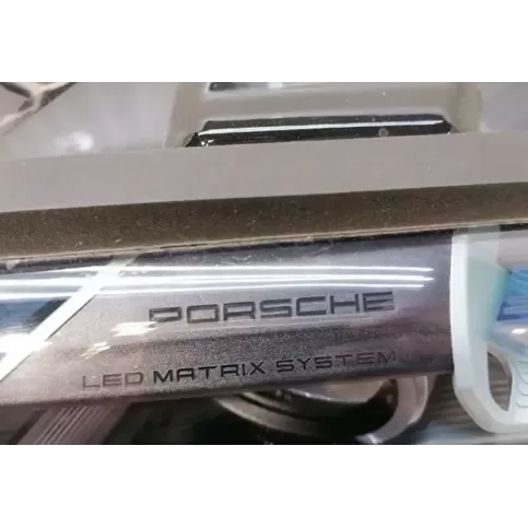 9JA941085D фара передняя Porsche Taycan 9J1 2020