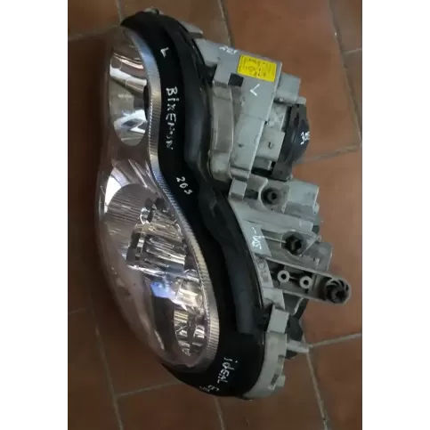 A2038203659 фара передняя Mercedes-Benz C W203 2003