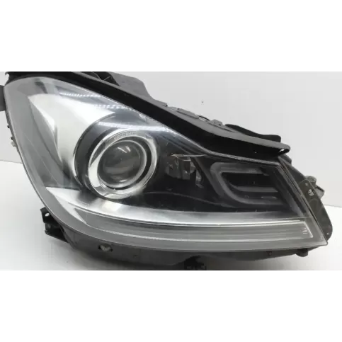 A2048208239 фара передняя Mercedes-Benz C W204 2014