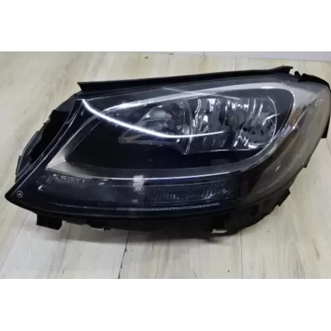 A2059066402 фара передняя Mercedes-Benz C W205 2014