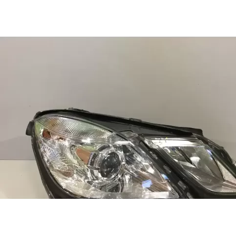 A2128205861KZ фара передняя Mercedes-Benz E W212 2010