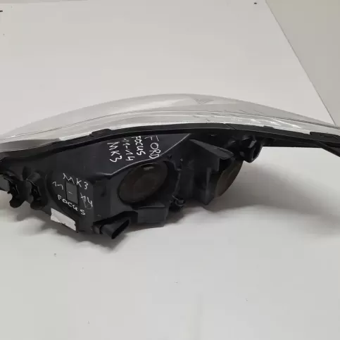 BM5113W029E фара передняя Ford Focus 2012