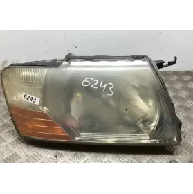 E131759651 фара передня Mitsubishi Pajero 2004