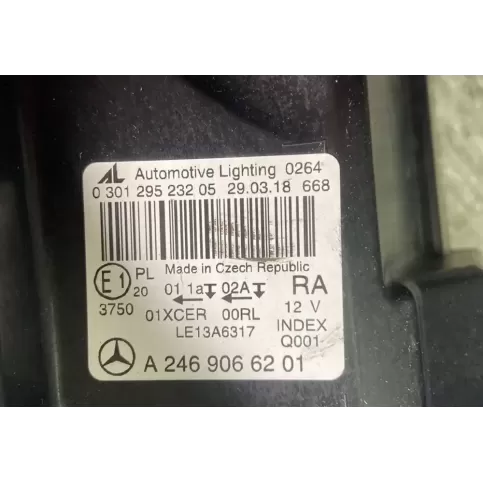 LE13A0317 фара передняя Mercedes-Benz B W246 W242 2015