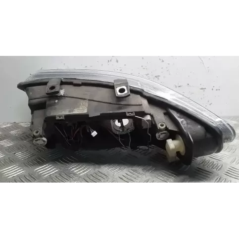 Z67742701 фара передняя Seat Toledo II (1M) 2002