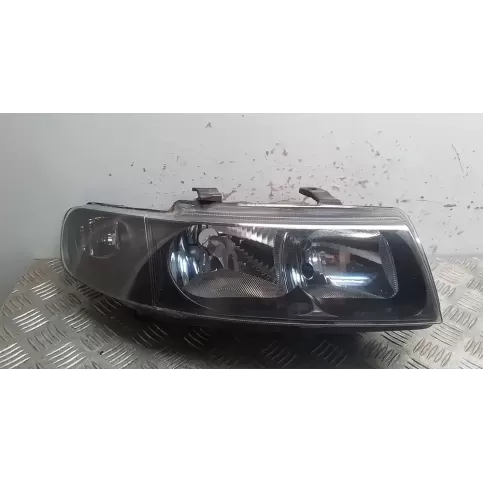 Z67742701 фара передняя Seat Toledo II (1M) 2002