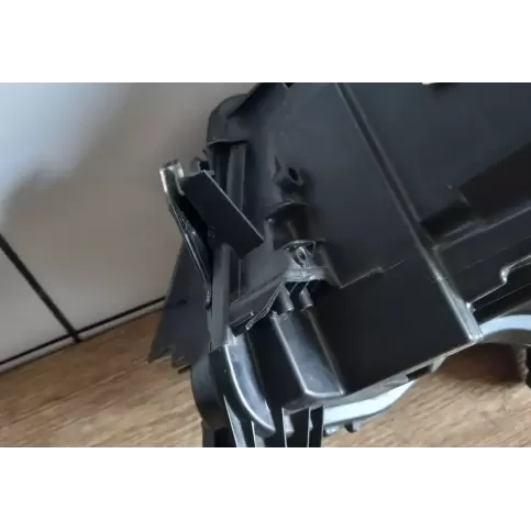 0020916305 фара передняя Land Rover Discovery Sport 2019