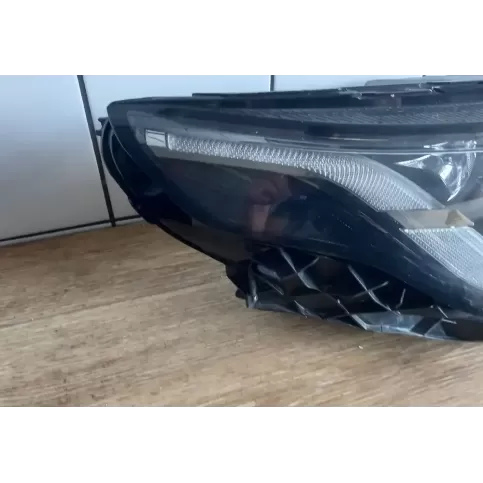 0020916305 фара передняя Land Rover Discovery Sport 2019