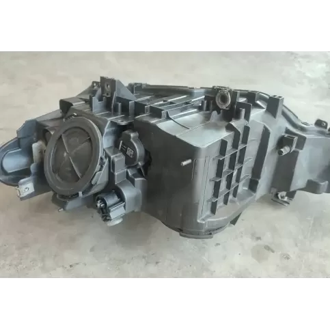 011B02A00RL фара передняя BMW 3 F30 F35 F31 2019