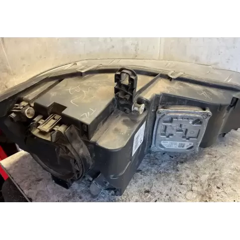 0215119890 фара передняя BMW X5 E70 2012